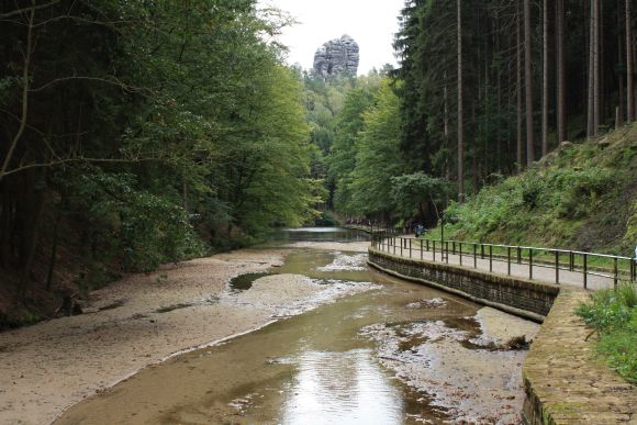 der Grnbach mndet in den Amselsee